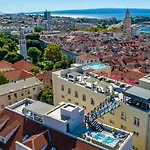 Hotel Cornaro 5*